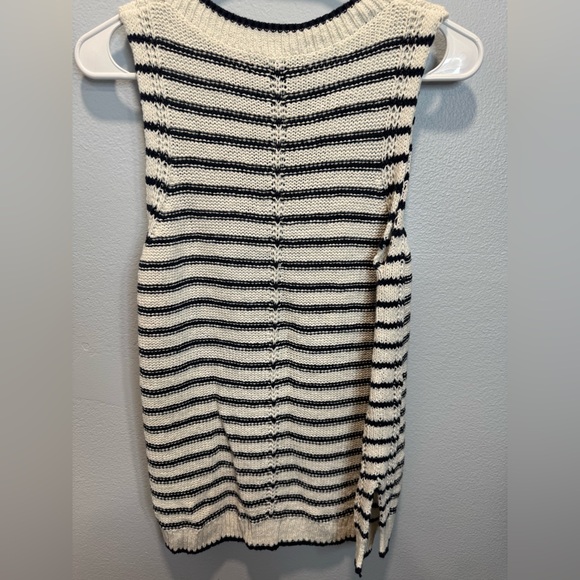 Banana Republic sweater tank - Picture 3 of 7